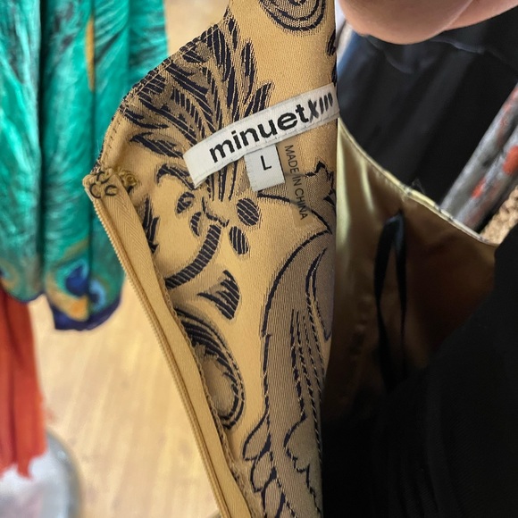 Elegant, Vintage, satan cocktail dress! It fits more like a Medium than a large. - Picture 12 of 13